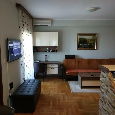 Warm And Cozy Апартаменти